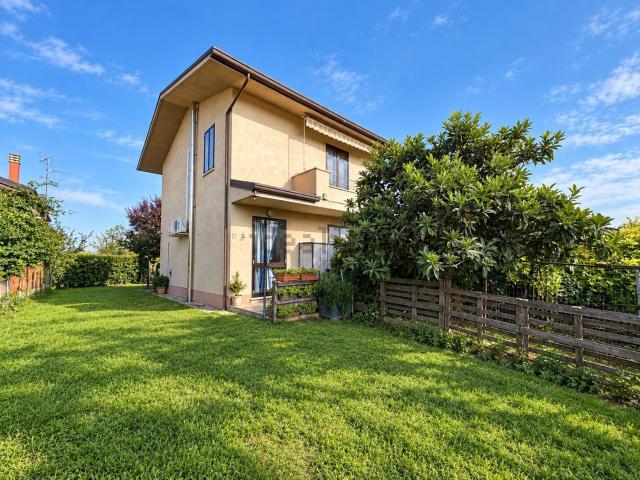 Villetta indipendente in vendita di 145 m² in Via Caseggiato, 31