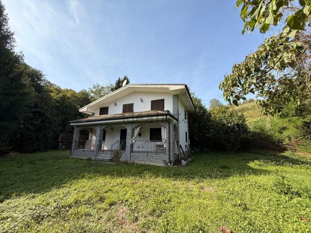 Villetta indipendente in vendita di 145 m² in Via Basse, 2