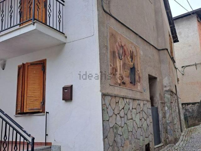 Case e ville in vendita di 145 m² in Via Gasdio, 19