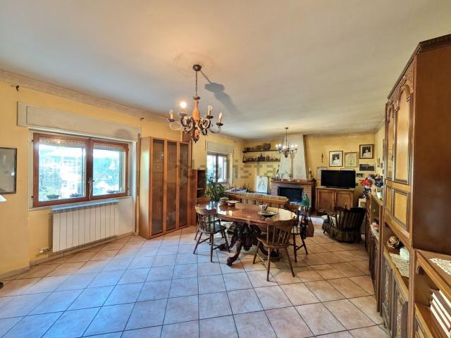 Villetta indipendente in vendita di 145 m² in Via Gioco, 5