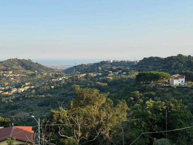 Villetta indipendente in vendita di 145 m² in Via Onofrio Colace, 1