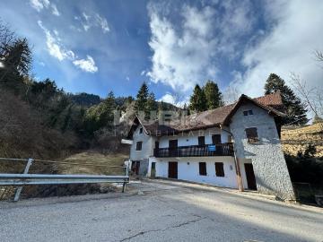 Villetta indipendente in vendita di 145 m² in Via Luint
