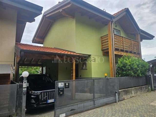 Villetta indipendente in vendita di 145 m² in Via Monte Generoso