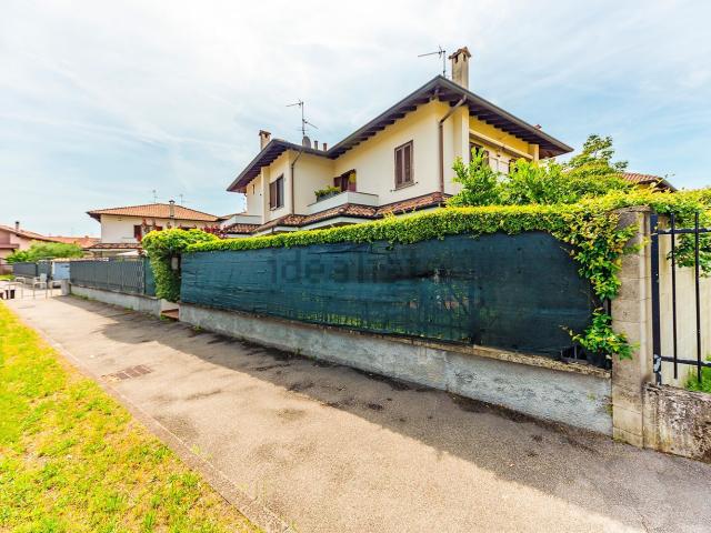 Villetta indipendente in vendita di 145 m² in Via Mallero, 37