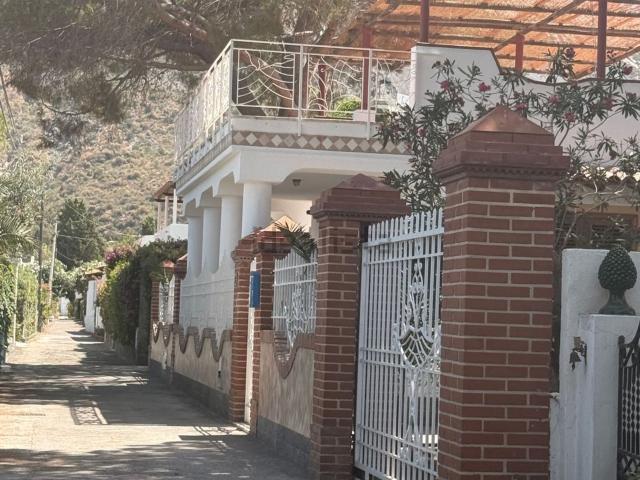 Villetta indipendente in vendita di 145 m² in Via Provinciale