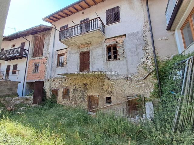 Villetta indipendente in vendita di 145 m² in Via XXV Aprile
