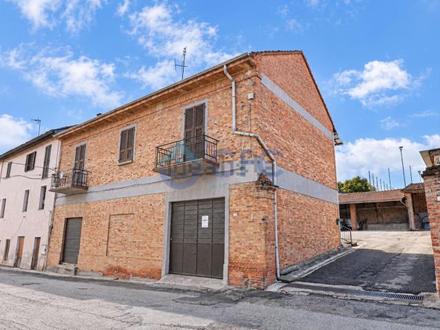 Villetta indipendente in vendita di 146 m² in Via Garibaldi, 11