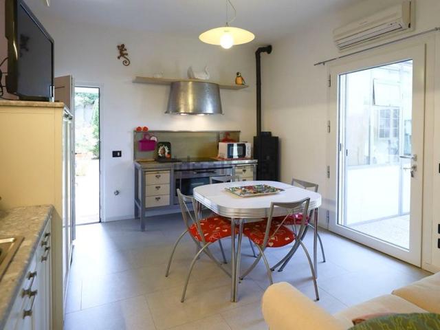 Villetta indipendente in vendita di 146 m² in Via Giovanni Rambotti