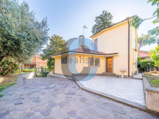 Villetta indipendente in vendita di 146 m² in Via Sentiero del Bosco, 11