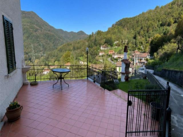Villetta indipendente in vendita di 146 m² in Via Pacini, 59