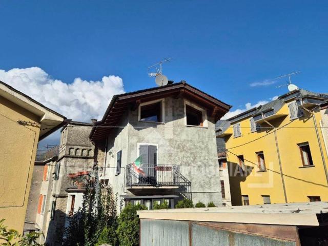 Villetta indipendente in vendita di 146 m² in Via Valenti, 214