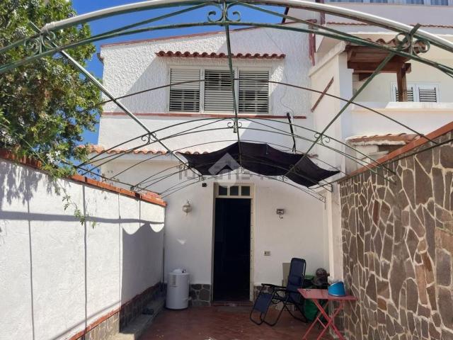 Villetta indipendente in vendita di 146 m² in Via Zinnie, 24