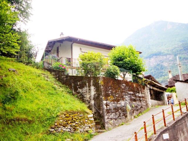 Villetta indipendente in vendita di 147 m² in Via Alneda