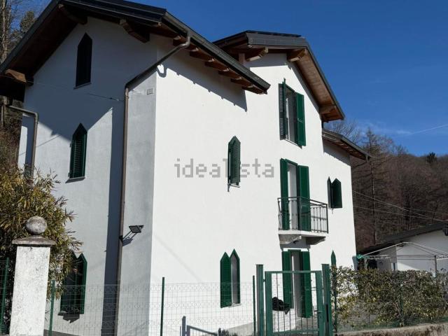 Villetta indipendente in vendita di 147 m² in Via Gasparoli