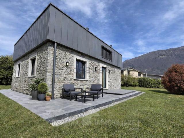 Villetta indipendente in vendita di 147 m² in Via Europa, 2