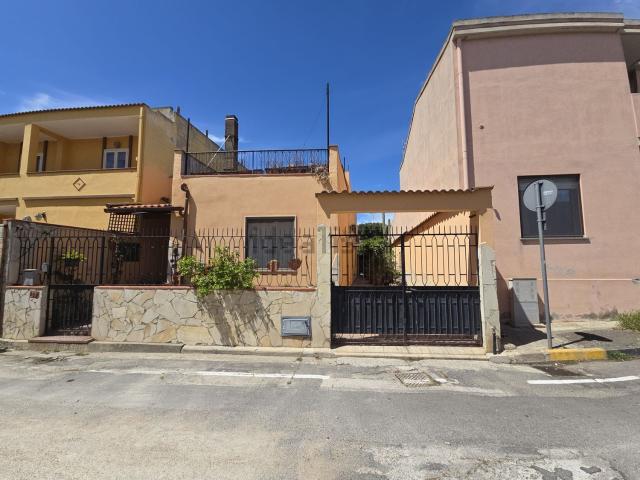 Villetta indipendente in vendita di 147 m² in Via Svetonio, 38
