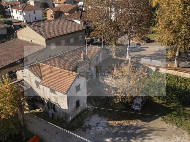 Villetta indipendente in vendita di 147 m² in Via Ugo Foscolo, 22
