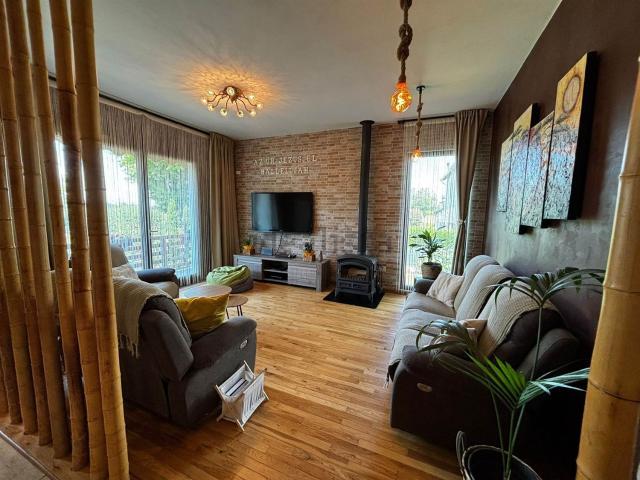 Villetta indipendente in vendita di 147 m² in Strada Roncobonoldo, 89