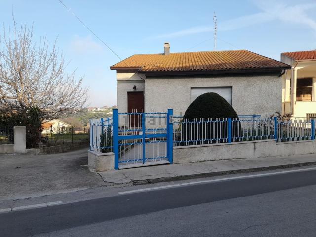 Villetta indipendente in vendita di 148 m² in Via Madonna delle Grazie, 25
