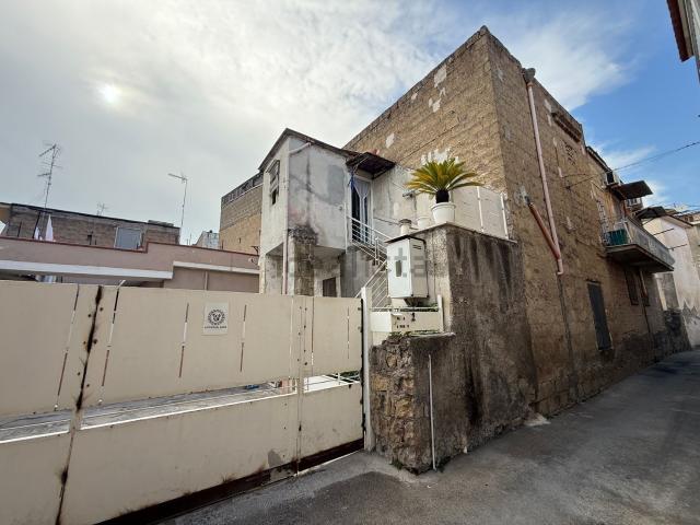 Villetta indipendente in vendita di 148 m² in Via Roma, 72