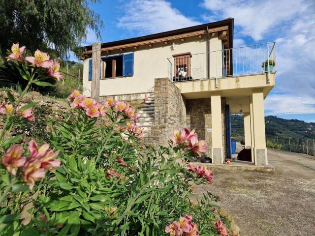 Villetta indipendente in vendita di 148 m² in Corso Verbone