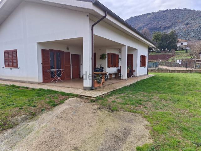 Villetta indipendente in vendita di 149 m² in Via carpinetana ovest, 27