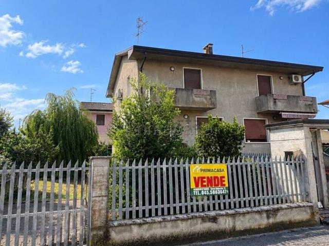 Villetta indipendente in vendita di 149 m² in Via Brollo