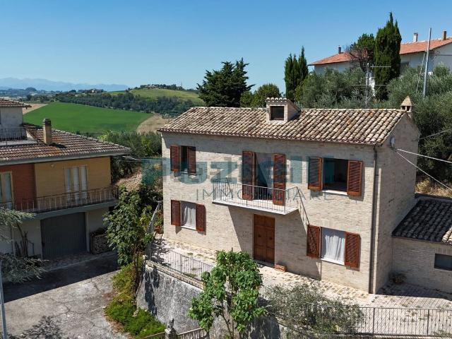 Villetta indipendente in vendita di 149 m² in Frazione Montotto, 64