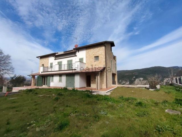 Villetta indipendente in vendita di 1500 m² in Strada Senza Nome
