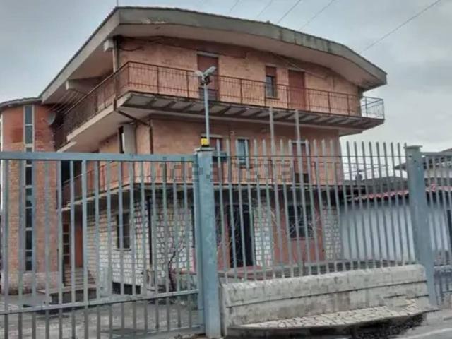 Villetta indipendente in vendita di 1500 m² in Via Perugia
