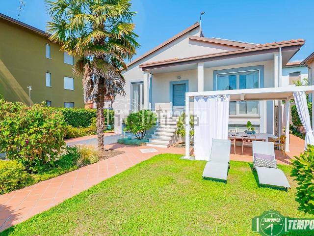 Villetta indipendente in vendita di 150 m² in Via C. Colombo, 3