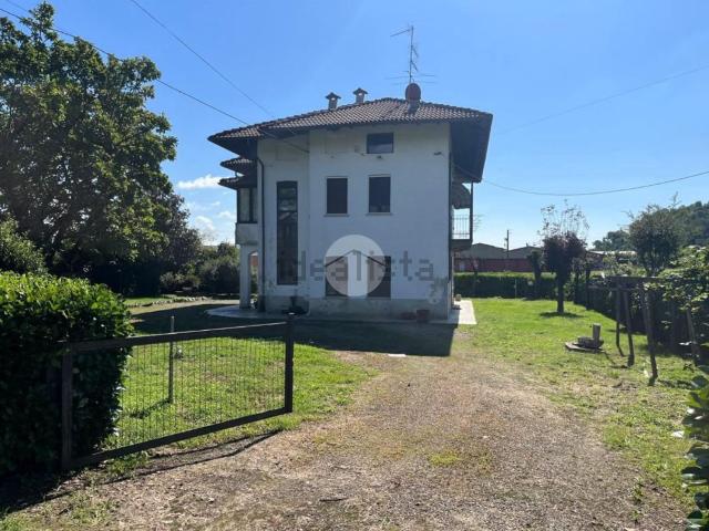 Villetta indipendente in vendita di 150 m² in Via Colombo, 1