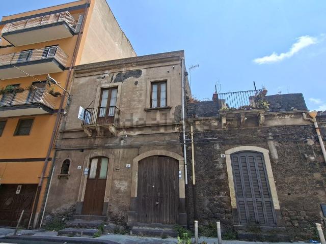 Villetta indipendente in vendita di 150 m² in Via Canonico Renna