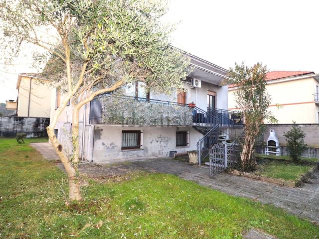 Case e ville in vendita di 150 m² in Via Antonio Vivaldi