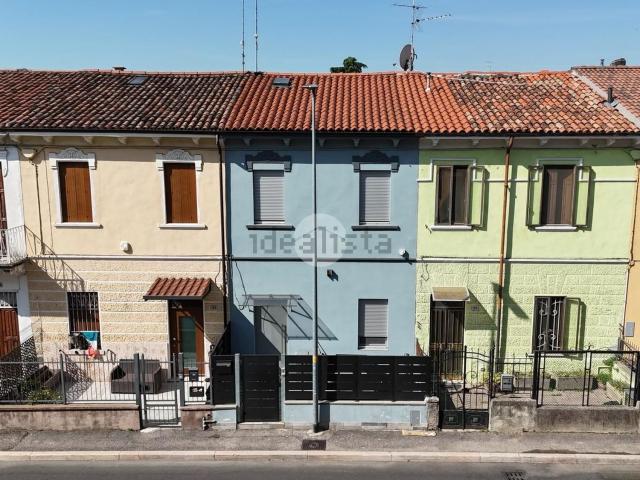 Villetta indipendente in vendita di 150 m² in Via Antonio Salieri, 196