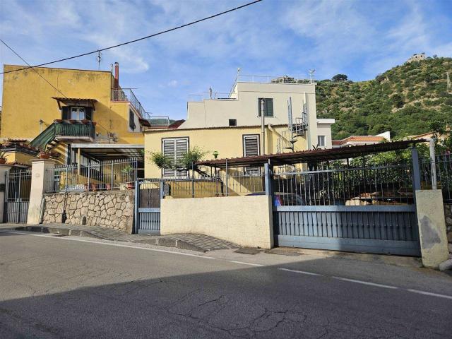 Villetta indipendente in vendita di 150 m² in Via Giuseppe Sodano, 28