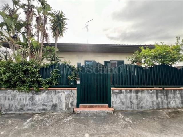 Villetta indipendente in vendita di 150 m² in Via Giovanni Gentile