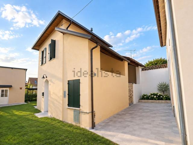 Villetta indipendente in vendita di 150 m² in Via Dante Alighieri