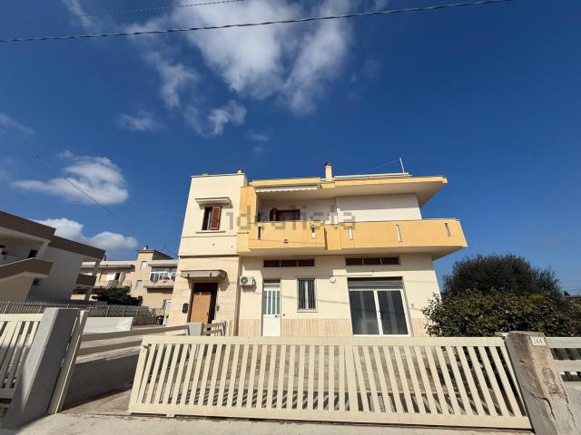 Villetta indipendente in vendita di 150 m² in Via dei Cipressi