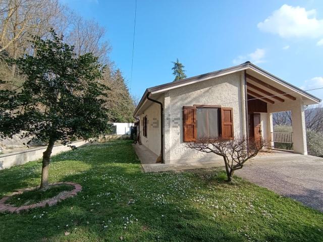 Villetta indipendente in vendita di 150 m² in Via del Sole, 3