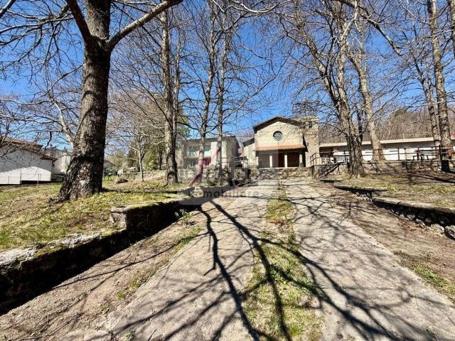 Villetta indipendente in vendita di 150 m² in Via della Chiesa