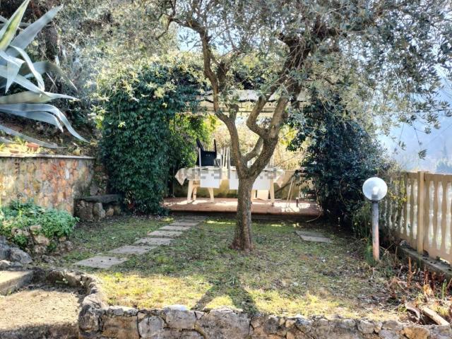 Villetta indipendente in vendita di 150 m² in Via Ossi