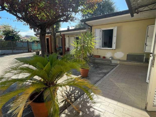 Villetta indipendente in vendita di 150 m² in Via la Botte