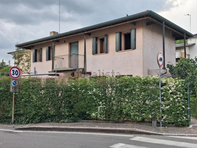 Villetta indipendente in vendita di 150 m² in Via Molino, 1
