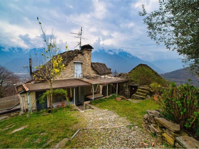 Villetta indipendente in vendita di 150 m² in Via Mongiardino