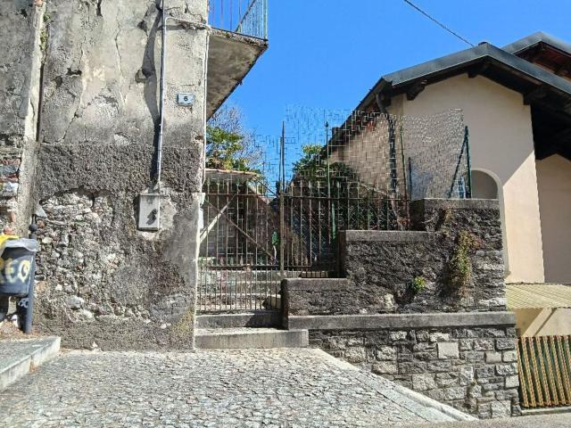 Villetta indipendente in vendita di 150 m² in Via Monte Nero