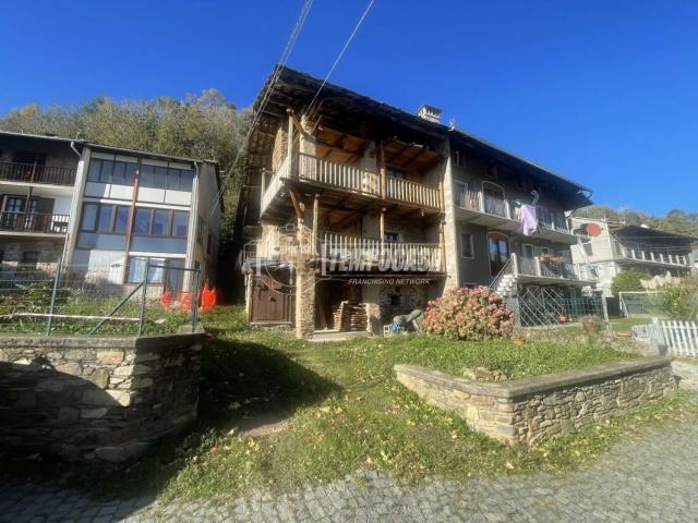 Villetta indipendente in vendita di 150 m² in Via Martiri della Libertà, 57