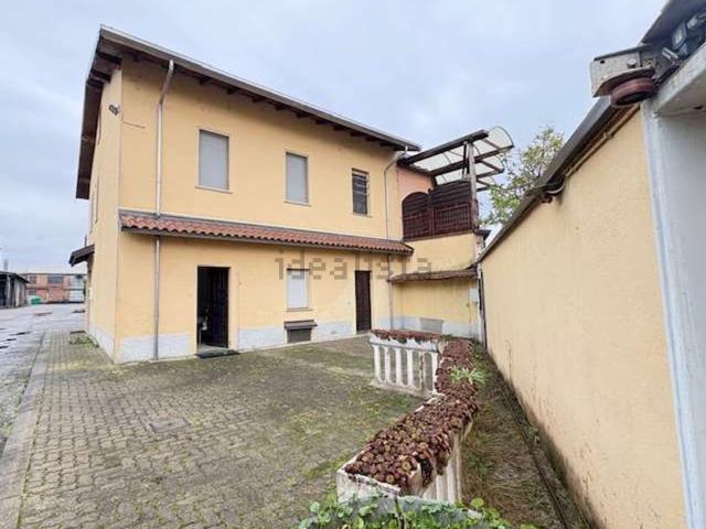 Villetta indipendente in vendita di 150 m² in Via Novara, 95