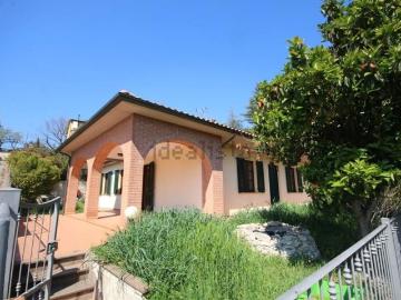 Villetta indipendente in vendita di 150 m² in Via San Leonardo