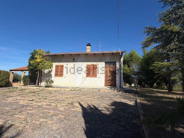Villetta indipendente in vendita di 150 m² in Via Santa Lucia